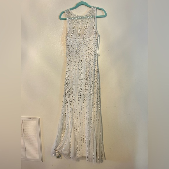 Beautiful White Dress With Sequins Full Length Size 6 By Cache - Picture 8 of 13
